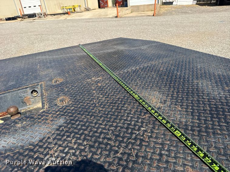 image for item FC4335 2012 Ford F350 Super Duty flatbed pickup truck