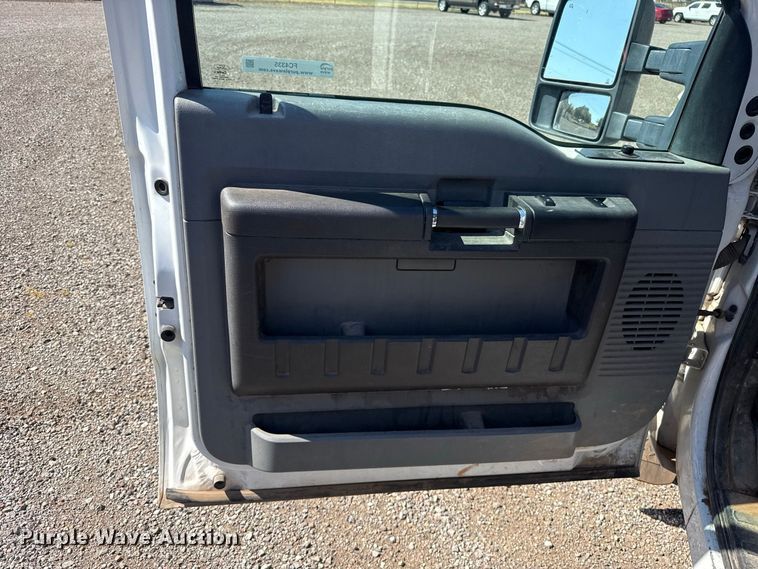 image for item FC4335 2012 Ford F350 Super Duty flatbed pickup truck