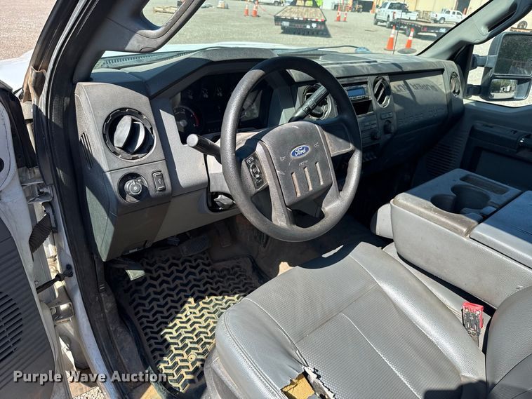 image for item FC4335 2012 Ford F350 Super Duty flatbed pickup truck