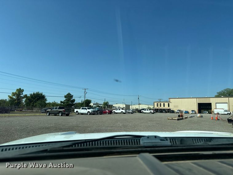 image for item FC4335 2012 Ford F350 Super Duty flatbed pickup truck