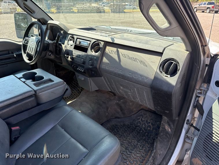 image for item FC4335 2012 Ford F350 Super Duty flatbed pickup truck