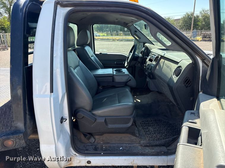 image for item FC4335 2012 Ford F350 Super Duty flatbed pickup truck