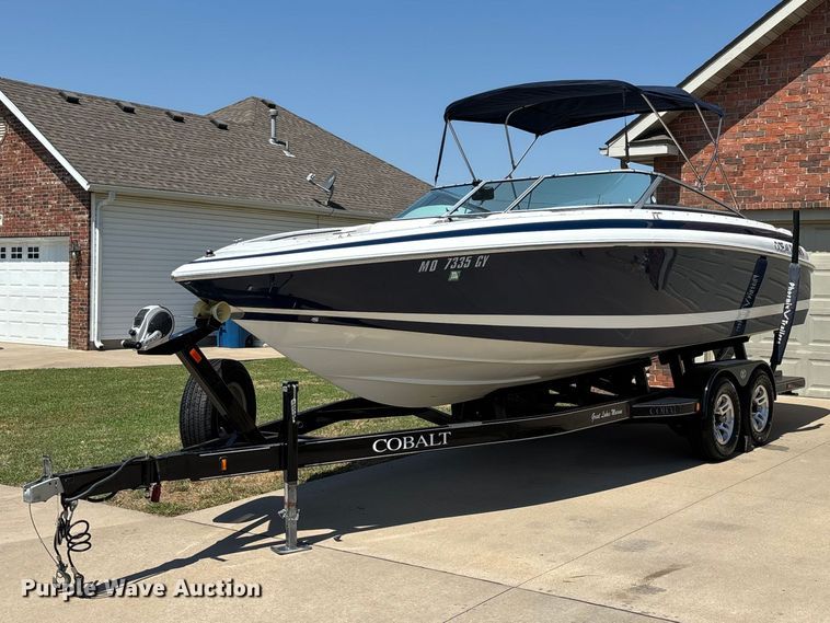 image for item FG0620 1997 Cobalt 252 boat
