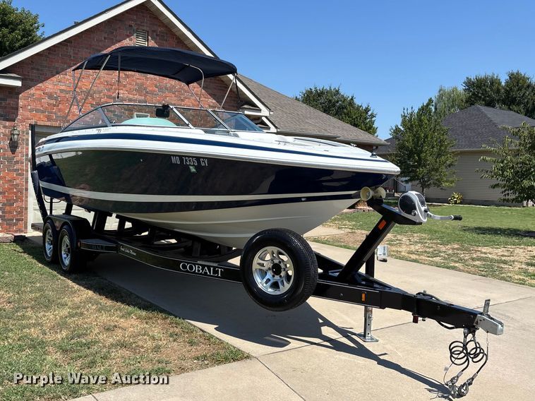 image for item FG0620 1997 Cobalt 252 boat
