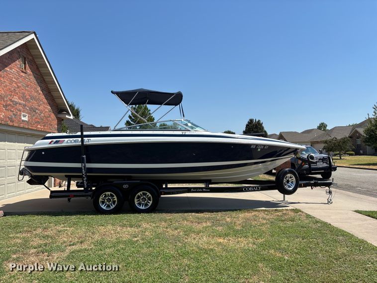 image for item FG0620 1997 Cobalt 252 boat