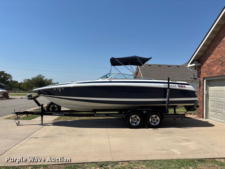 image for item FG0620 1997 Cobalt 252 boat