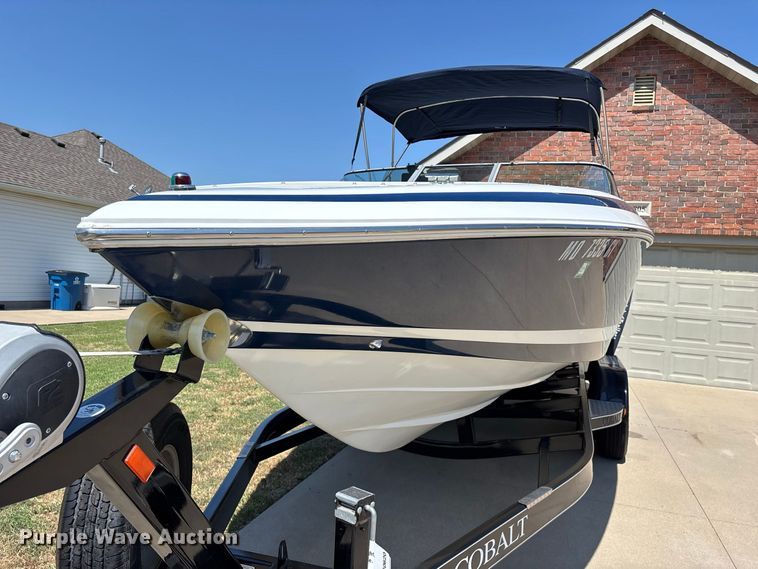 image for item FG0620 1997 Cobalt 252 boat