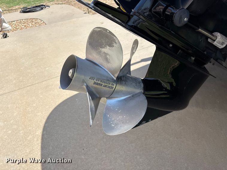 image for item FG0620 1997 Cobalt 252 boat