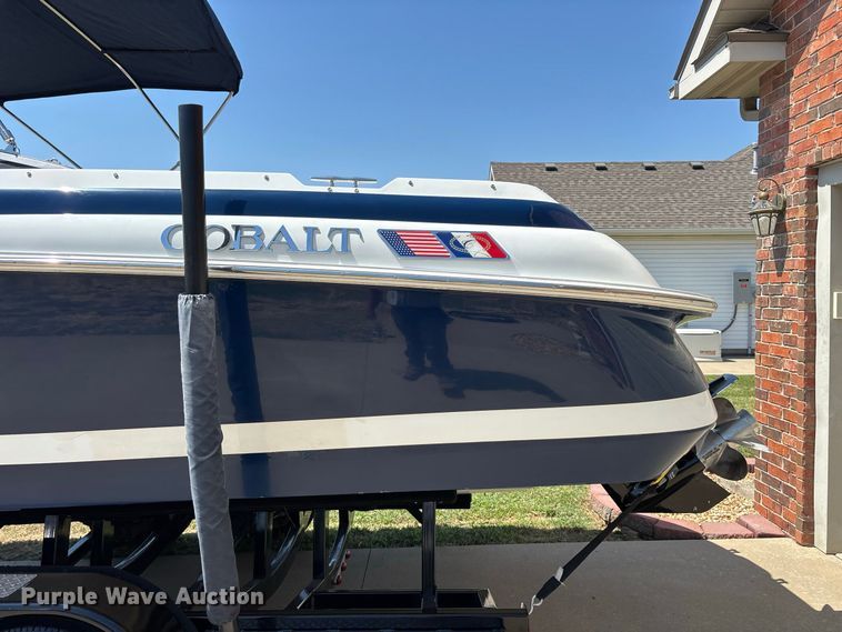 image for item FG0620 1997 Cobalt 252 boat