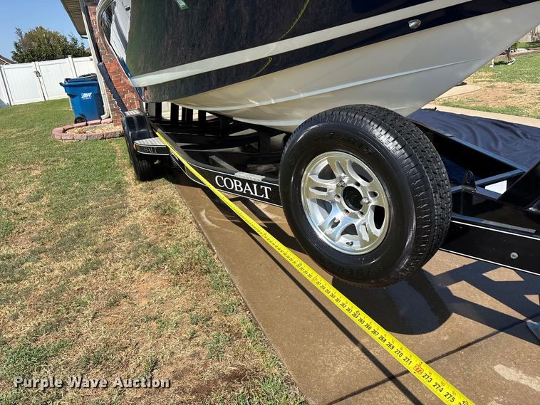 image for item FG0620 1997 Cobalt 252 boat