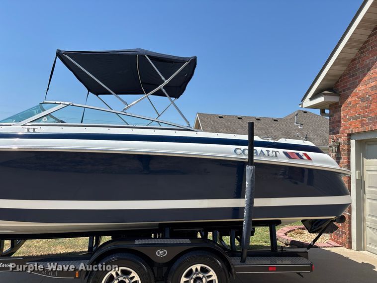image for item FG0620 1997 Cobalt 252 boat