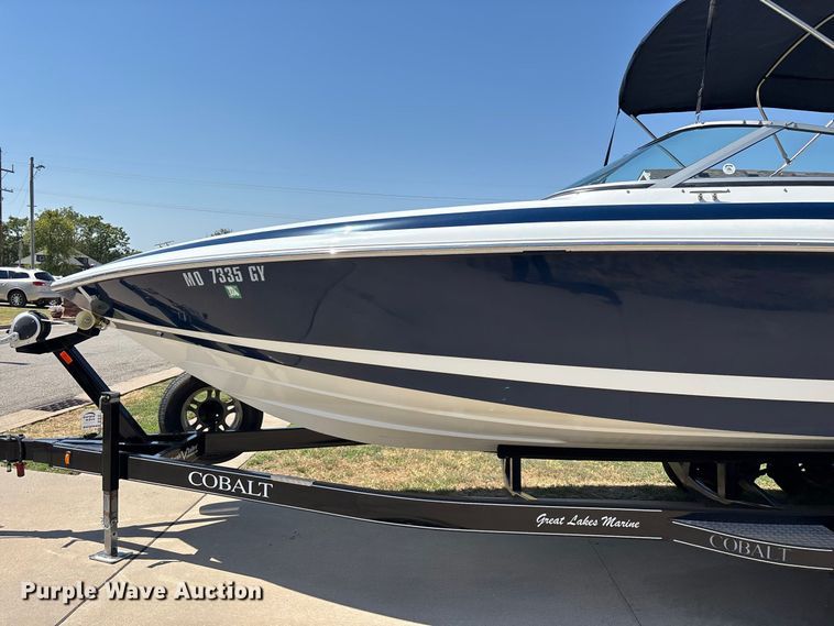 image for item FG0620 1997 Cobalt 252 boat