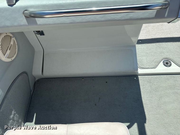 image for item FG0620 1997 Cobalt 252 boat