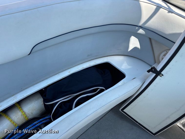 image for item FG0620 1997 Cobalt 252 boat