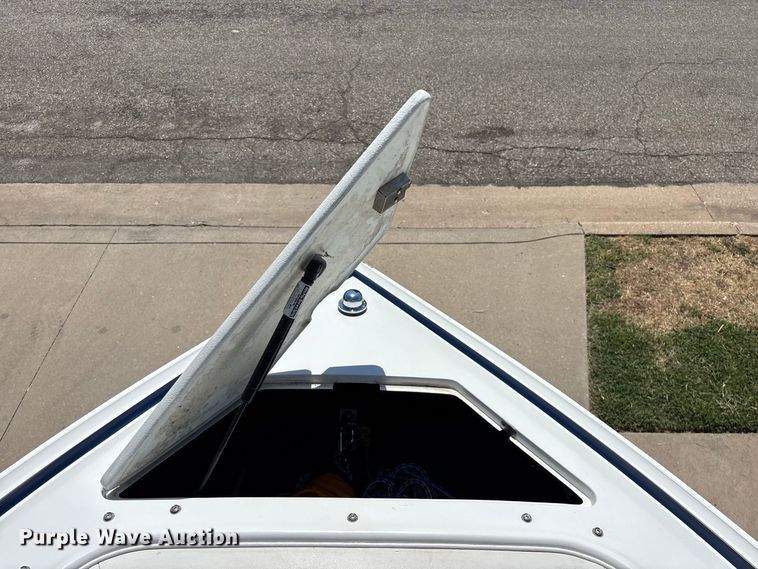image for item FG0620 1997 Cobalt 252 boat