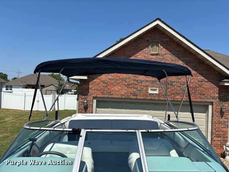 image for item FG0620 1997 Cobalt 252 boat