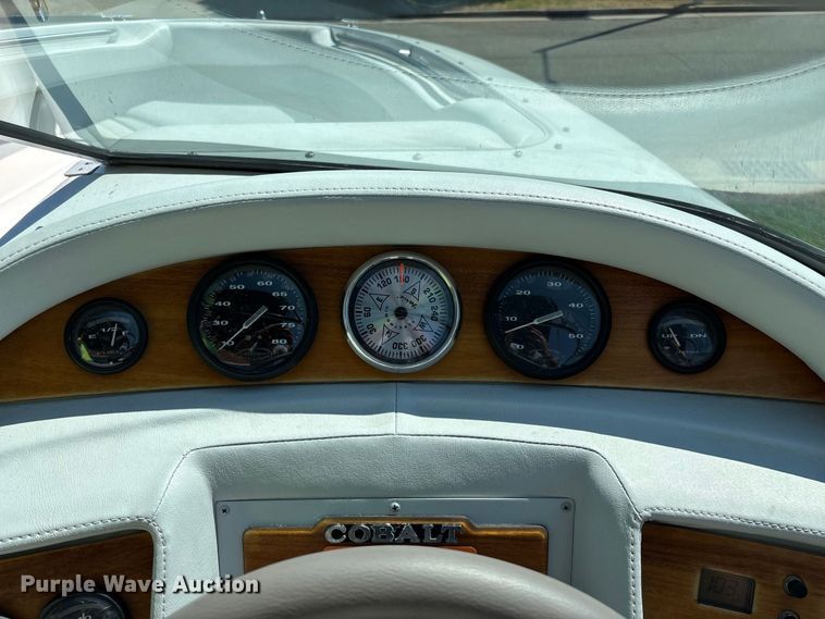 image for item FG0620 1997 Cobalt 252 boat