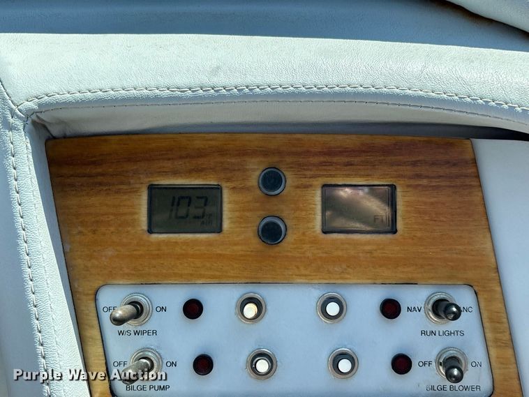 image for item FG0620 1997 Cobalt 252 boat