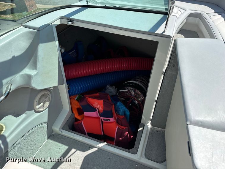 image for item FG0620 1997 Cobalt 252 boat