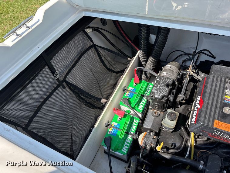 image for item FG0620 1997 Cobalt 252 boat
