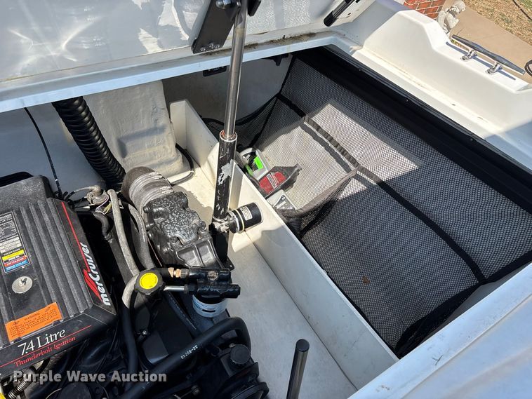 image for item FG0620 1997 Cobalt 252 boat