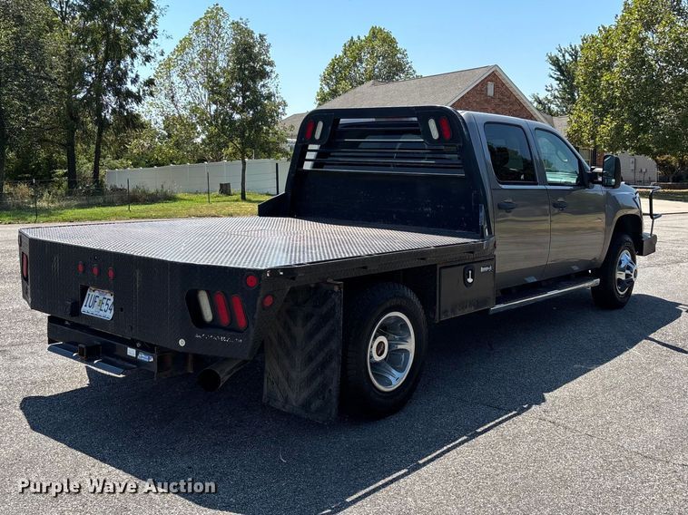 image for item FG0621 2013 GMC Sierra 3500 SLE Crew Cab flatbed pickup truck