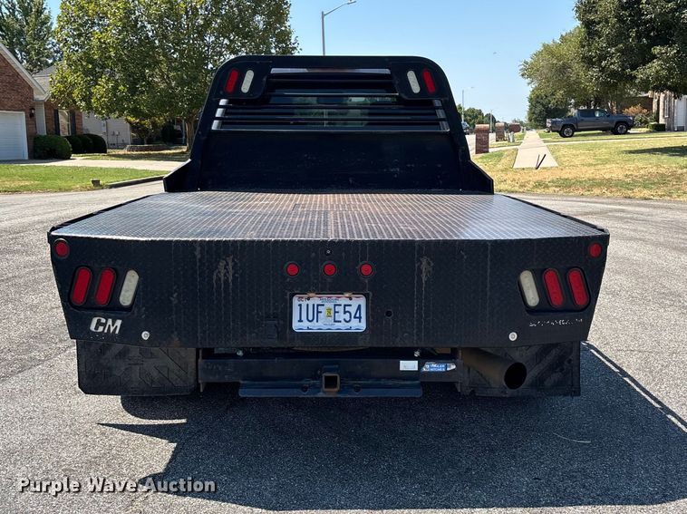 image for item FG0621 2013 GMC Sierra 3500 SLE Crew Cab flatbed pickup truck