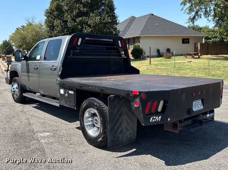 image for item FG0621 2013 GMC Sierra 3500 SLE Crew Cab flatbed pickup truck