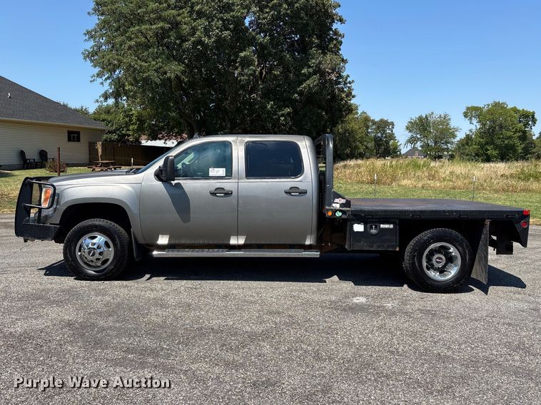 image for item FG0621 2013 GMC Sierra 3500 SLE Crew Cab flatbed pickup truck