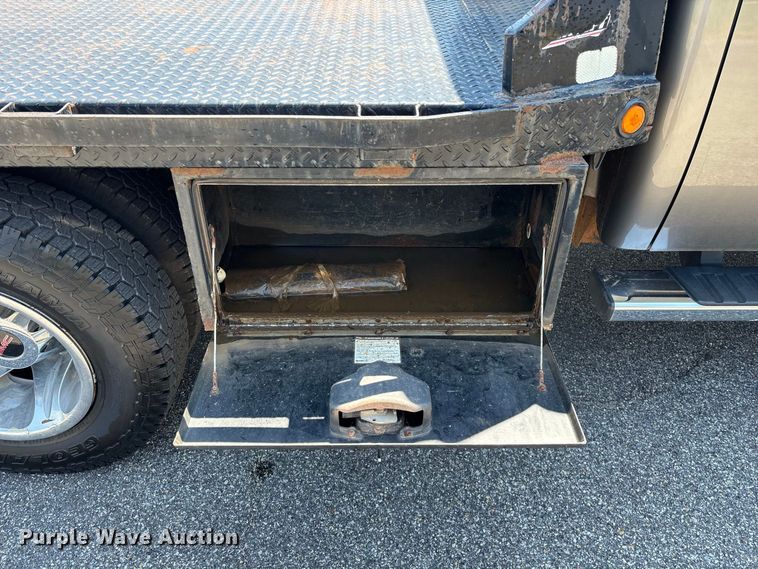 image for item FG0621 2013 GMC Sierra 3500 SLE Crew Cab flatbed pickup truck
