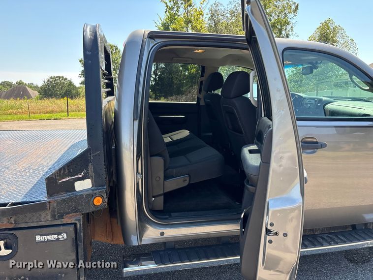 image for item FG0621 2013 GMC Sierra 3500 SLE Crew Cab flatbed pickup truck