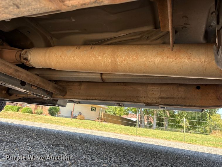 image for item FG0621 2013 GMC Sierra 3500 SLE Crew Cab flatbed pickup truck