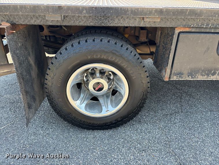 image for item FG0621 2013 GMC Sierra 3500 SLE Crew Cab flatbed pickup truck