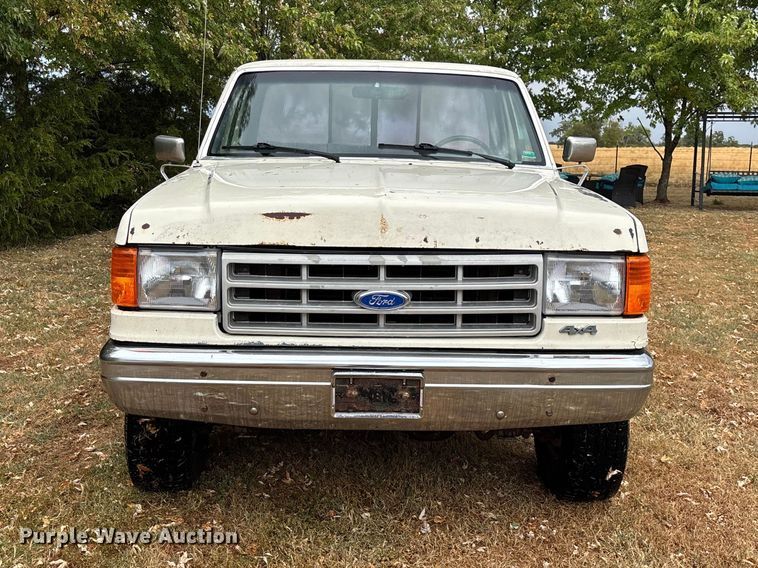 image for item FG0667 1991 Ford F250 Custom pickup truck
