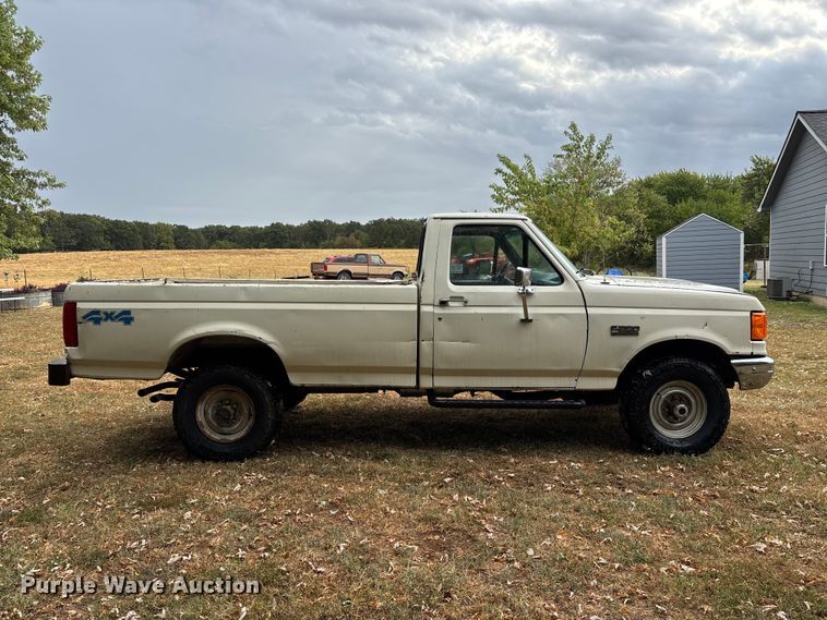 image for item FG0667 1991 Ford F250 Custom pickup truck