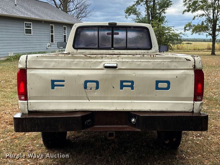 image for item FG0667 1991 Ford F250 Custom pickup truck