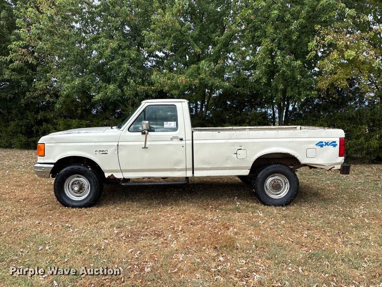 image for item FG0667 1991 Ford F250 Custom pickup truck