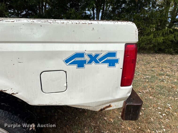 image for item FG0667 1991 Ford F250 Custom pickup truck