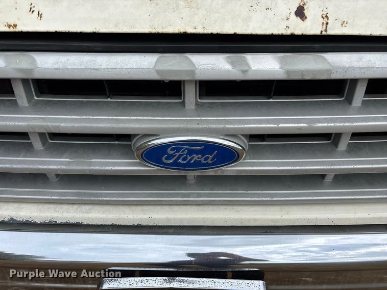 image for item FG0667 1991 Ford F250 Custom pickup truck