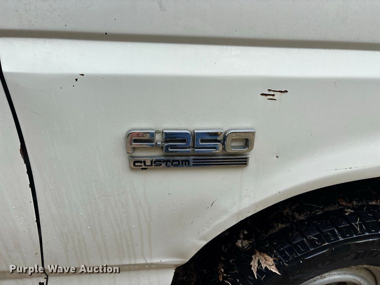 image for item FG0667 1991 Ford F250 Custom pickup truck