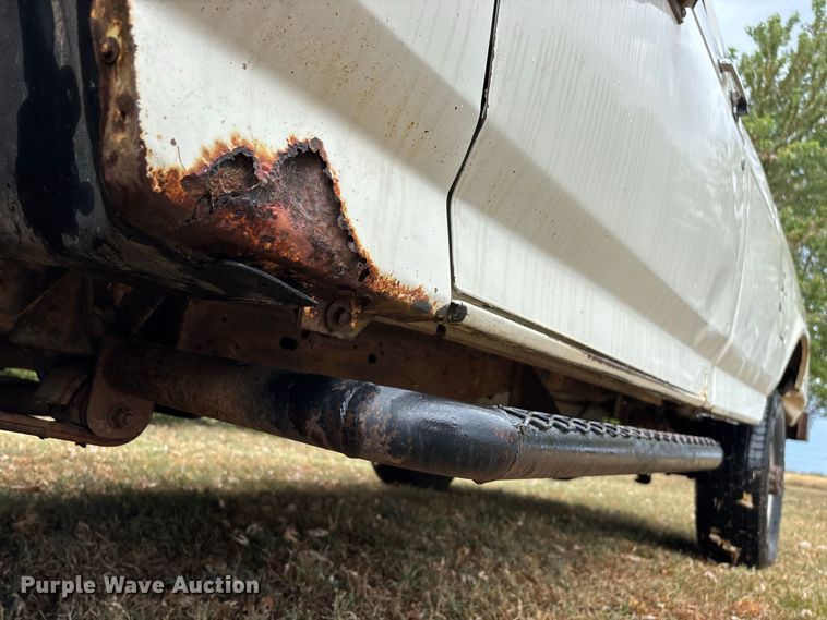 image for item FG0667 1991 Ford F250 Custom pickup truck