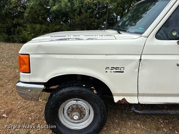 image for item FG0667 1991 Ford F250 Custom pickup truck