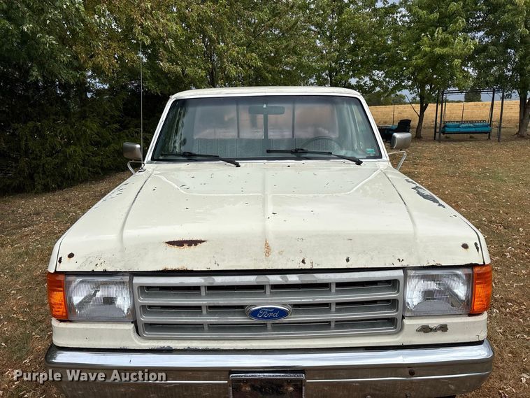 image for item FG0667 1991 Ford F250 Custom pickup truck
