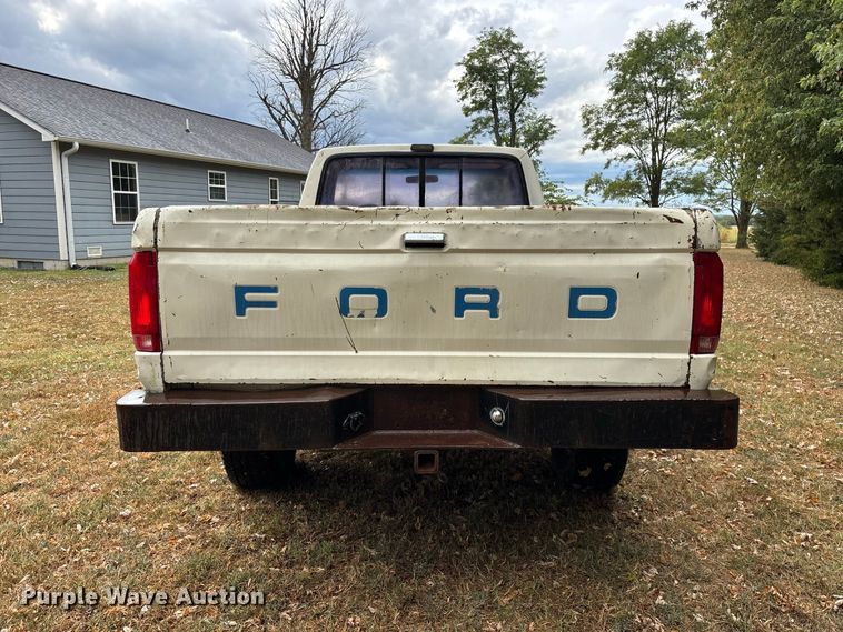 image for item FG0667 1991 Ford F250 Custom pickup truck