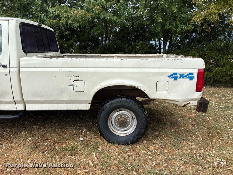 image for item FG0667 1991 Ford F250 Custom pickup truck