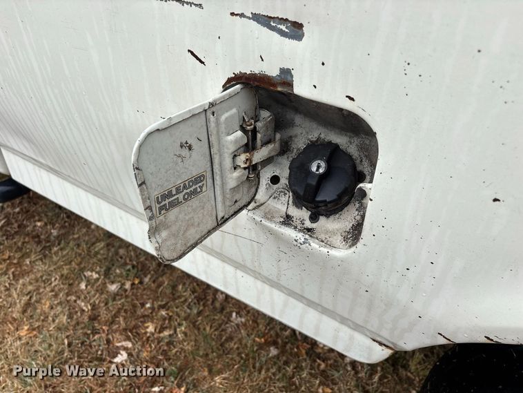 image for item FG0667 1991 Ford F250 Custom pickup truck