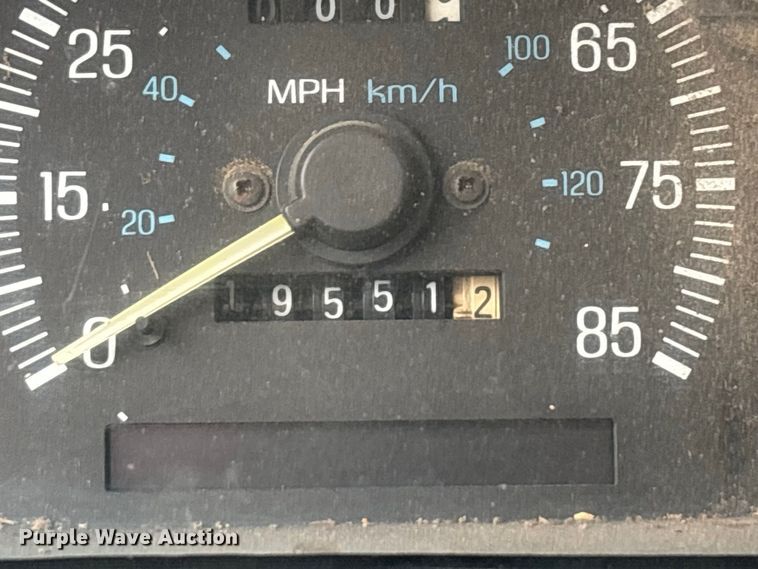 image for item FG0667 1991 Ford F250 Custom pickup truck
