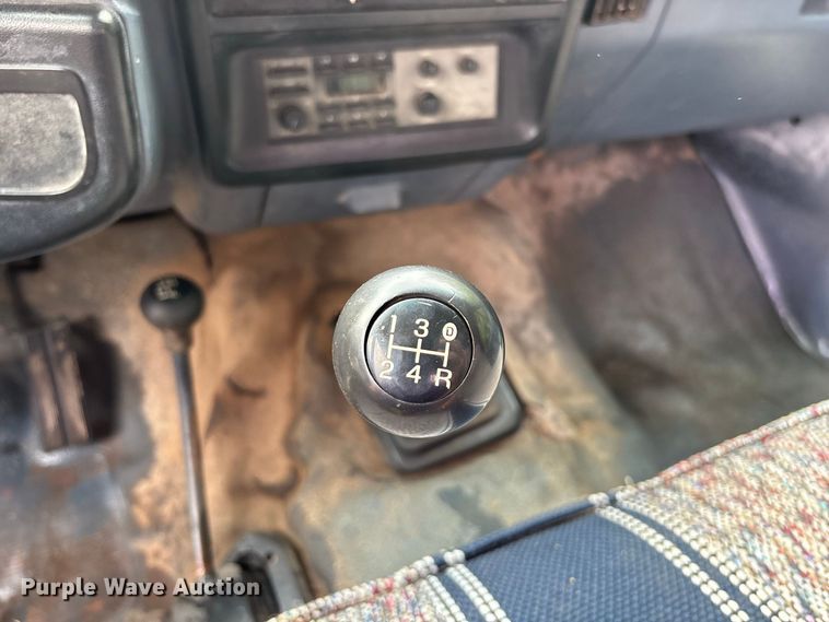 image for item FG0667 1991 Ford F250 Custom pickup truck