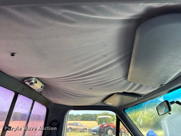 image for item FG0667 1991 Ford F250 Custom pickup truck
