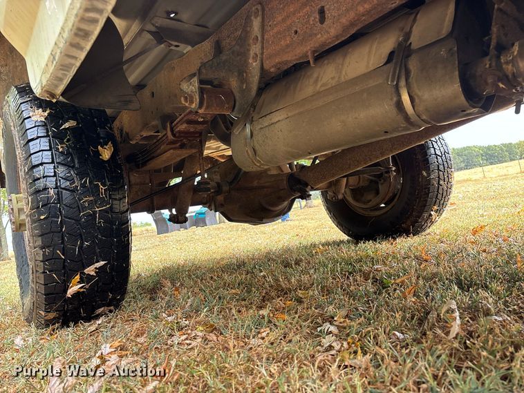 image for item FG0667 1991 Ford F250 Custom pickup truck
